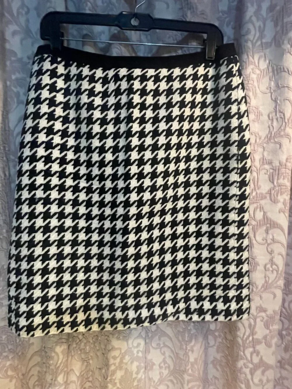 Women's Isaac Mizrahi Sz. 6 B&W Fully Lined Houndstooth Pencil Skirt